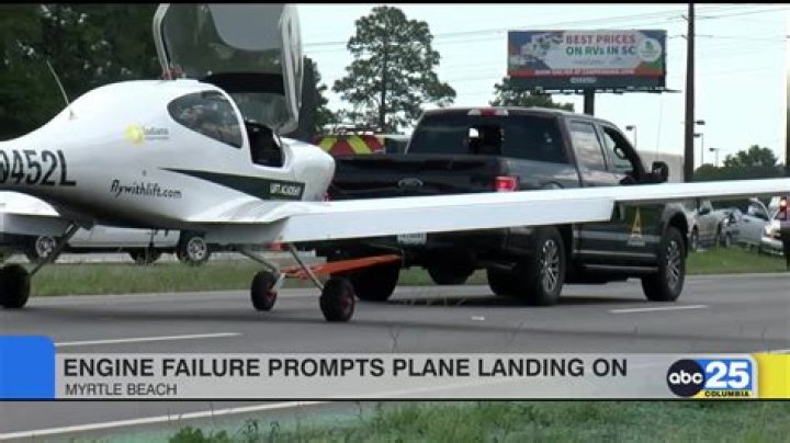 Engine issues prompt plane landing on Highway 501; 2 people on board