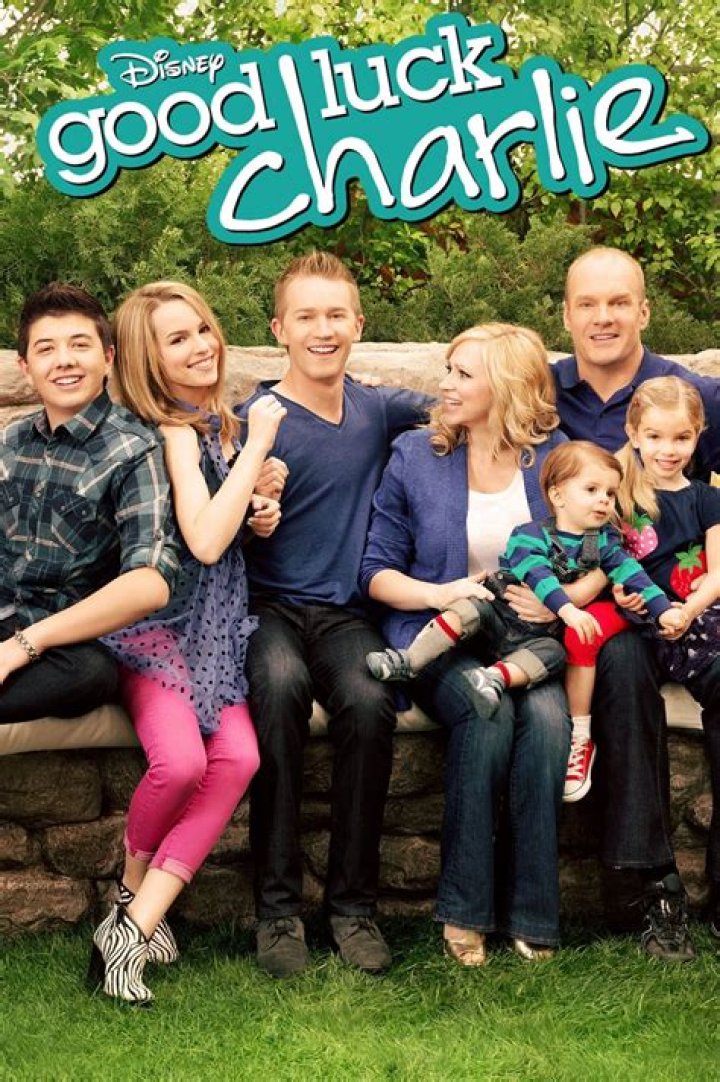 Eric Allan Kramer aka Bob Duncan reunites with the 'Good Luck Charlie' team for a dinner