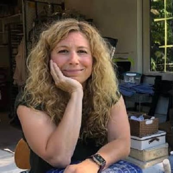 Eve Behar - Bio, Age, Height, Net Worth, Facts, Nationality