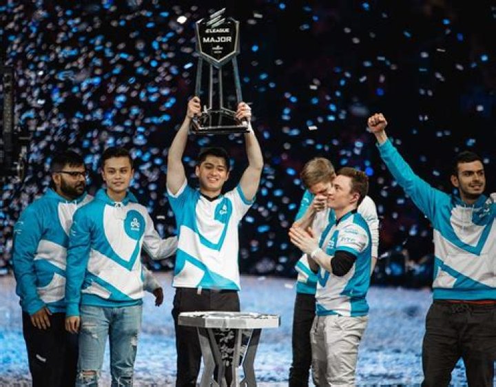 Evil Geniuses CEO teases new CSGO roster with Cloud9 Boston Major stars