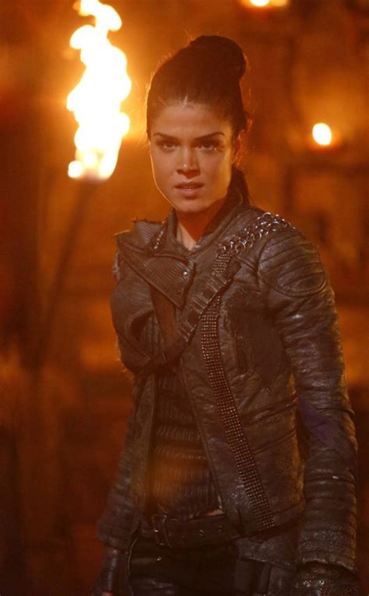 Exploring Marie Avgeropoulos' Relationships: A Deep Dive Into Her Love Life