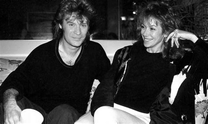 Exploring The Dynamic Duo: Daryl Hall And Sara Allen