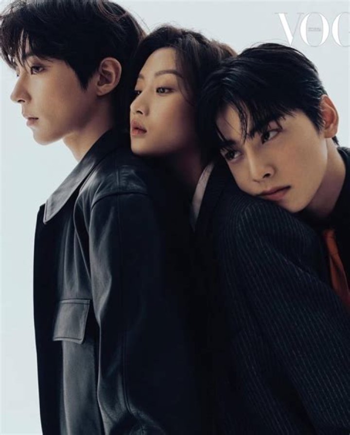 Exploring The Friendship Between Cha Eun Woo And Moon Ga Young