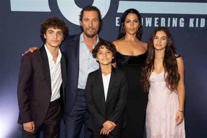 Exploring The Love Life Of Matthew McConaughey: A Look At His Ex-Girlfriends
