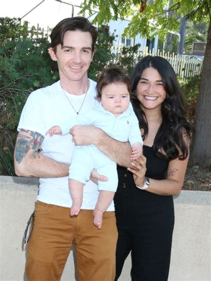 Exploring The Romantic Life Of Drake Bell: A Look At His Girlfriends