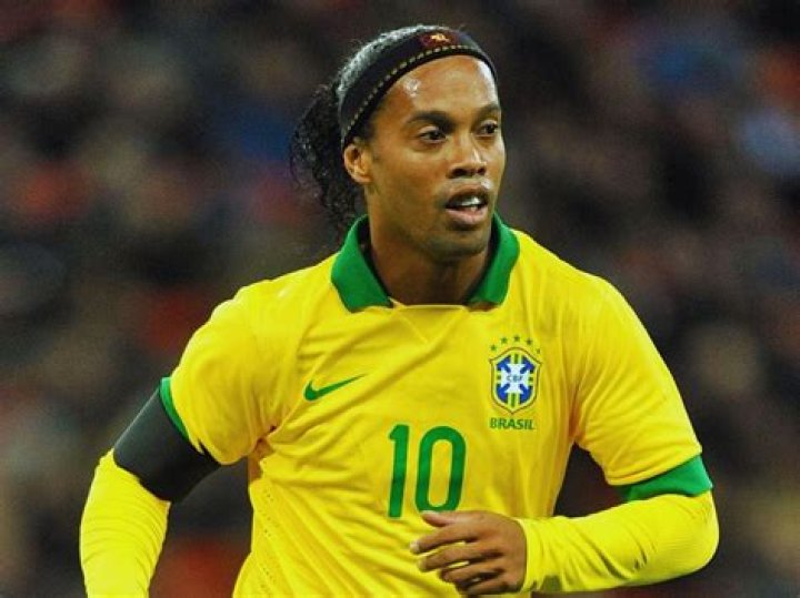 Exploring The Unique Ronaldinho Position In Football