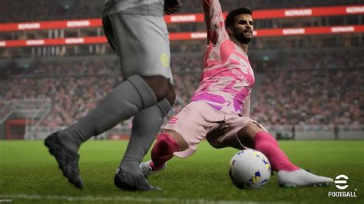 FIFA 22 players roast eFootball over “terrible” PES graphics