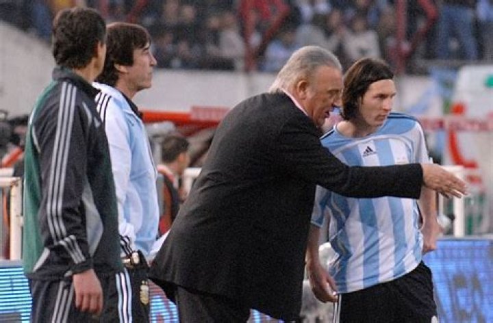 Former Argentina coach Alfio Basile comments on team, Lionel Messi, Lionel Scaloni