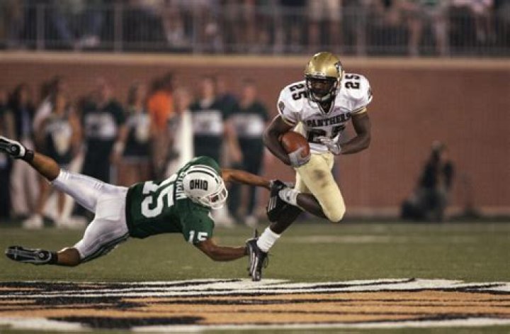 Former Pitt Panther Darrelle Revis retires from NFL