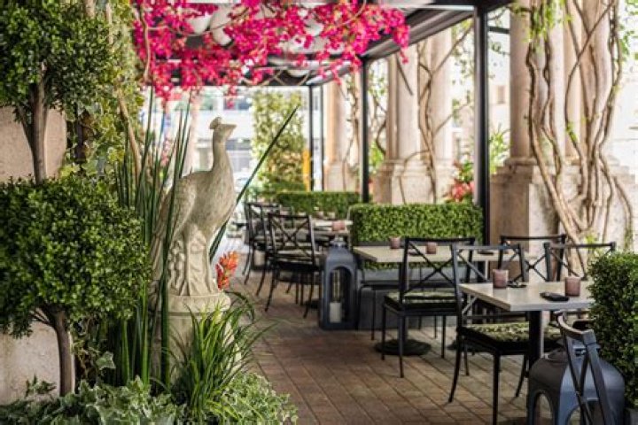 	From new towers to restaurants and retail, Las Olas corridor emits a powerful vibe	