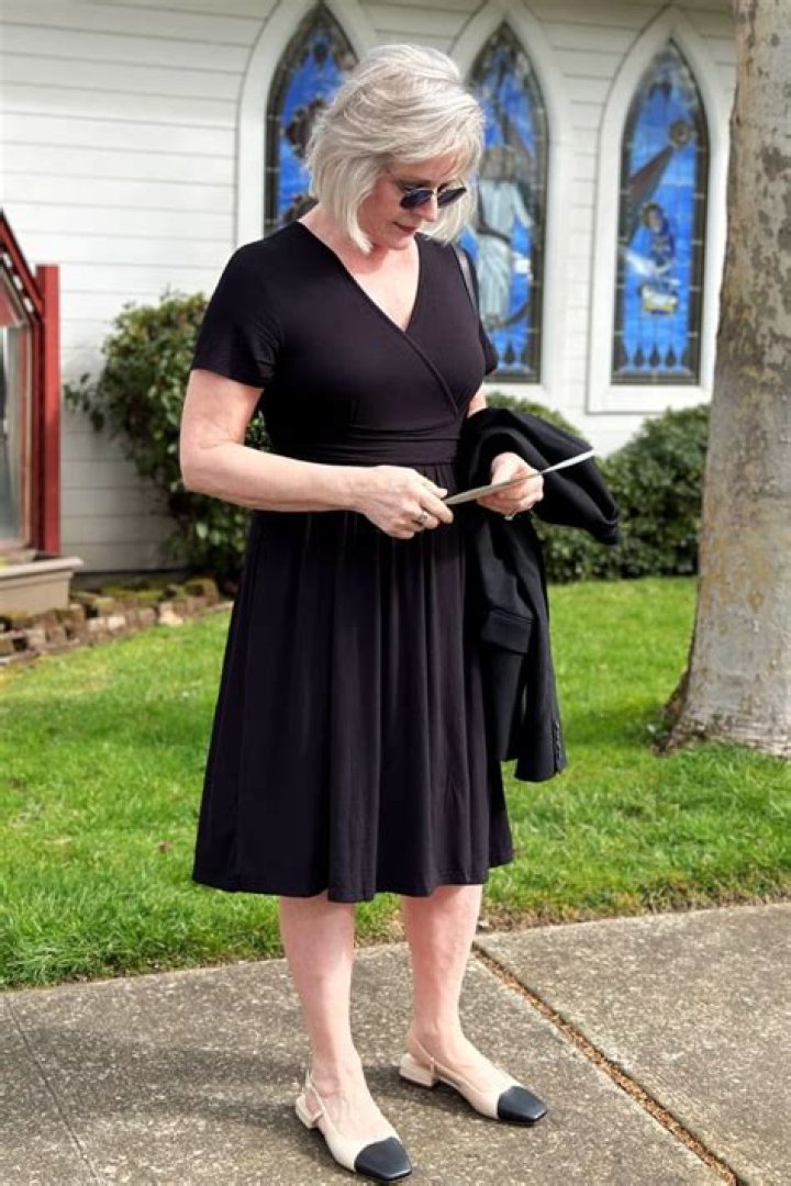 Funeral Dress To Impress: A Comprehensive Guide To Appropriate Attire For Funerals