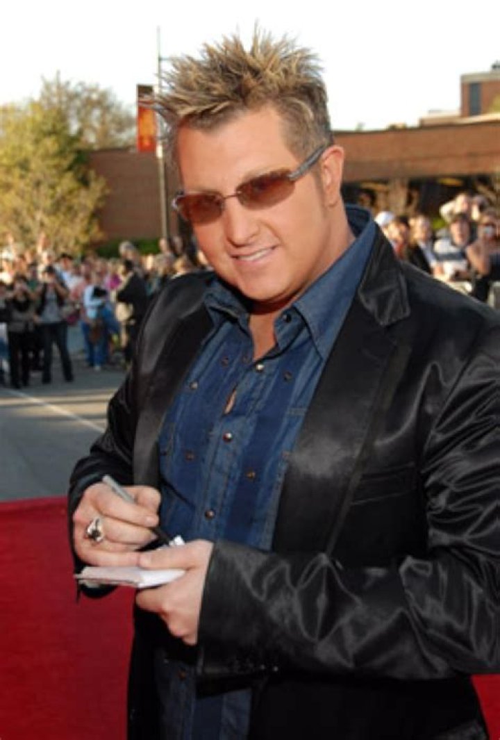 Gary LeVox Biography