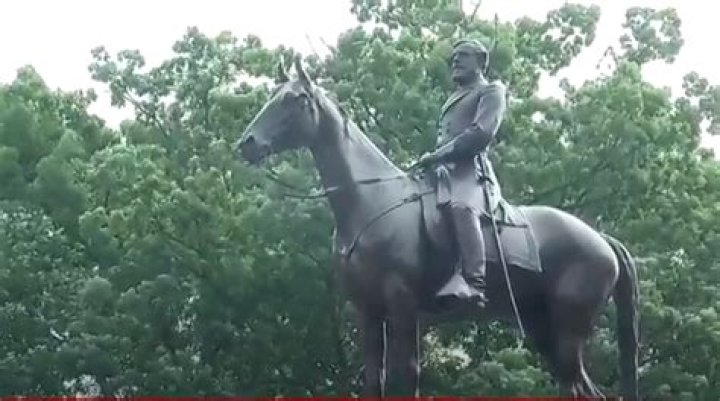 Gettysburg Battlefield historical statues staying put