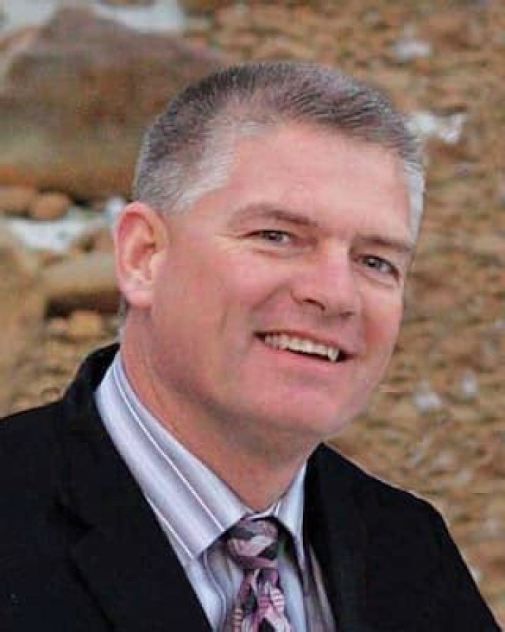 Gil Bates Biography