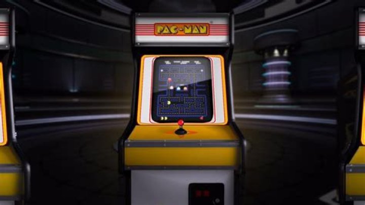 Hands-on with Oculus' portable virtual reality arcade of classic games
