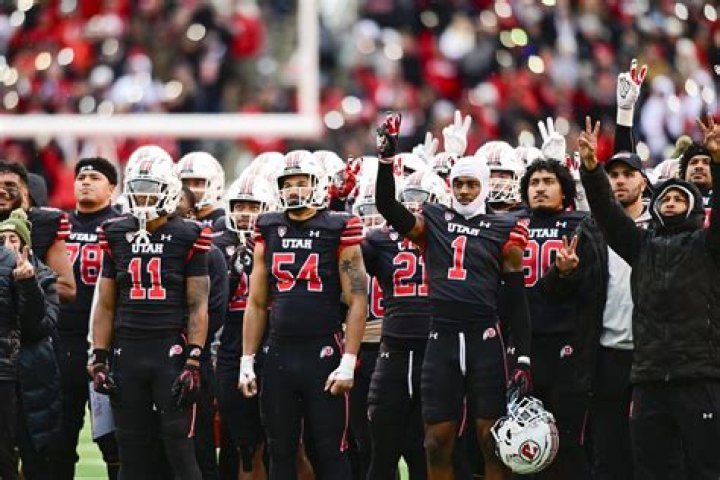 How many players can be on a college football team?