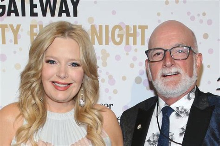 How Old Is Melissa Peterman's Husband John Brady? A Comprehensive Look