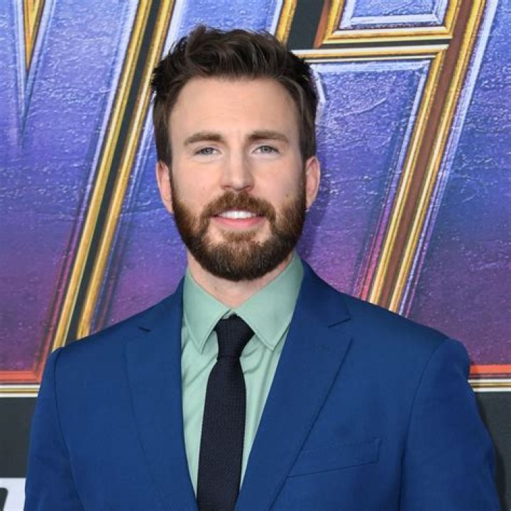 How tall is Chris Evans?