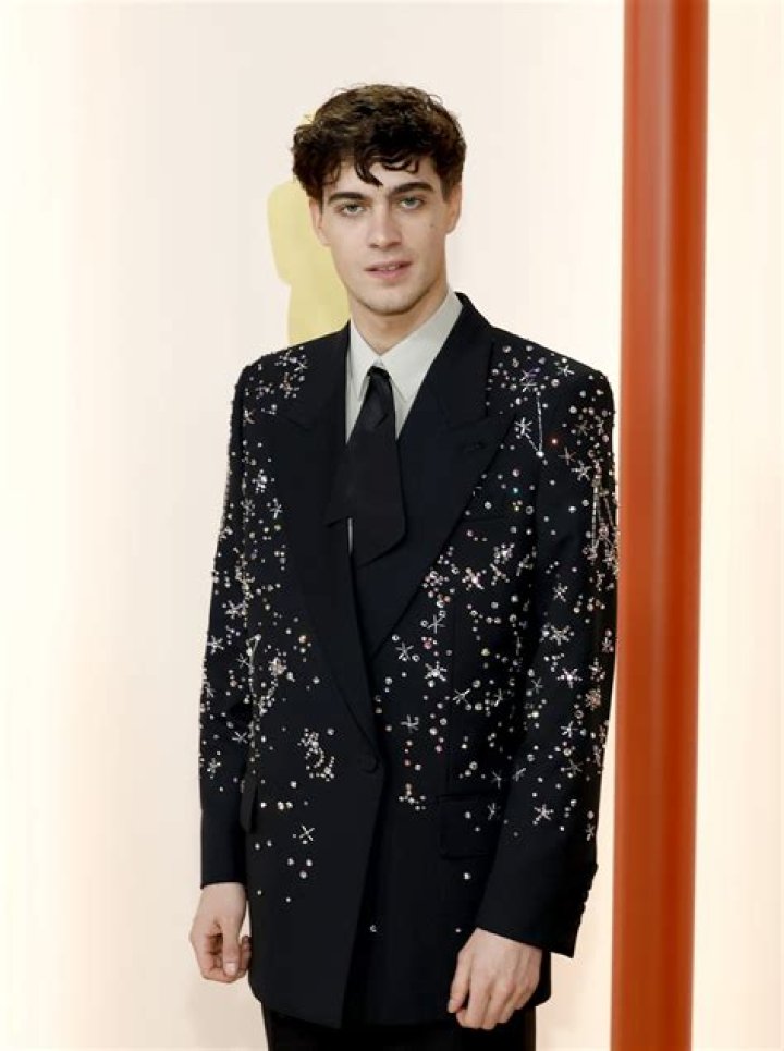 How Tall Is Lorenzo Zurzolo? Exploring The Height Of The Rising Star