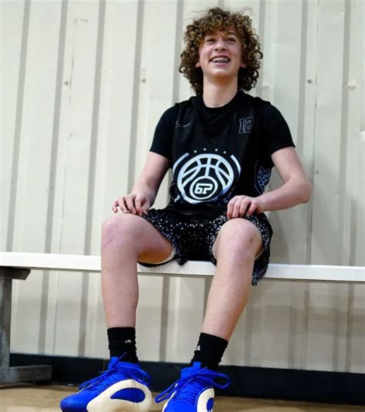 How Tall Is Niles Neumann In Feet?