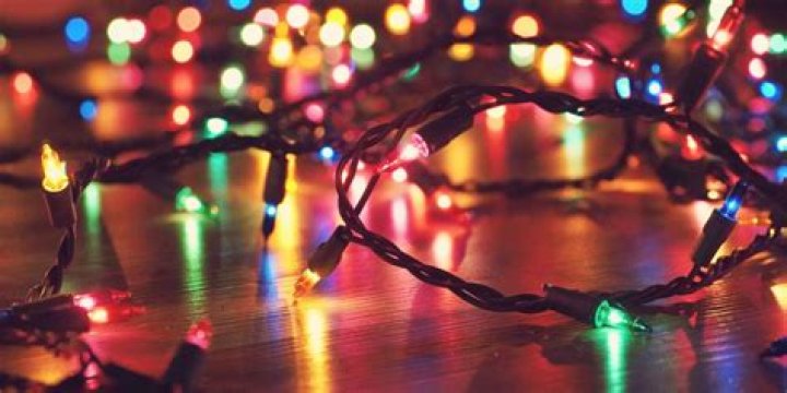 How to Make Your Own Christmas Lights: 8 Ways
