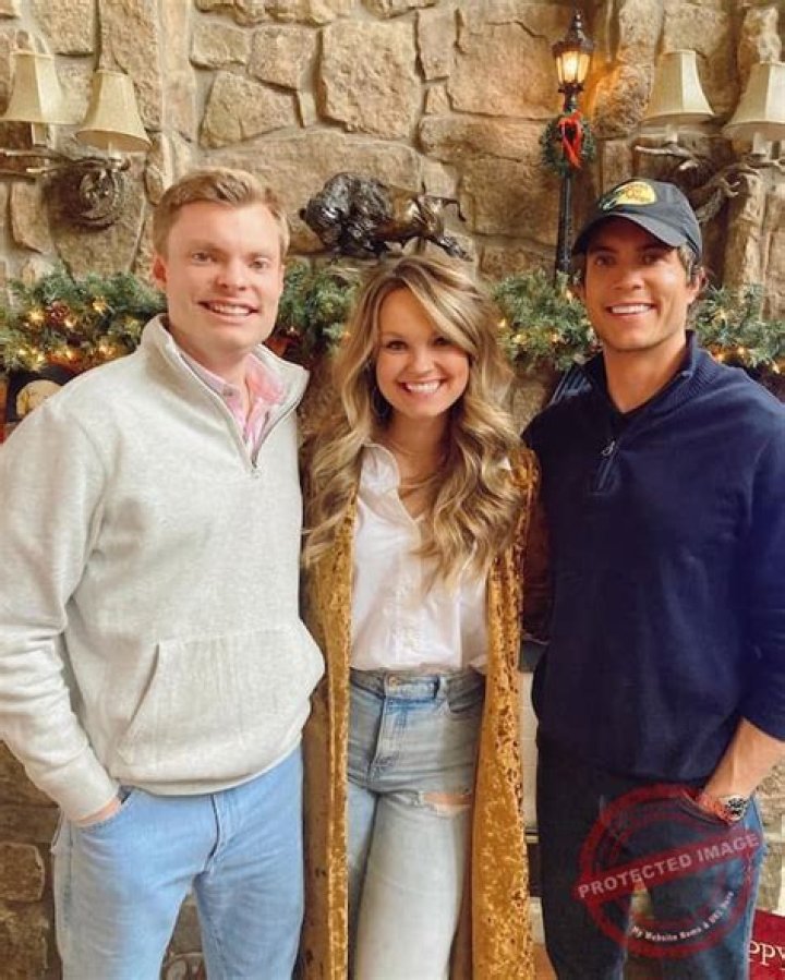 Hunter Hoagland Bio, Age, Height, Wife, Salary, Net Worth, KARK 4