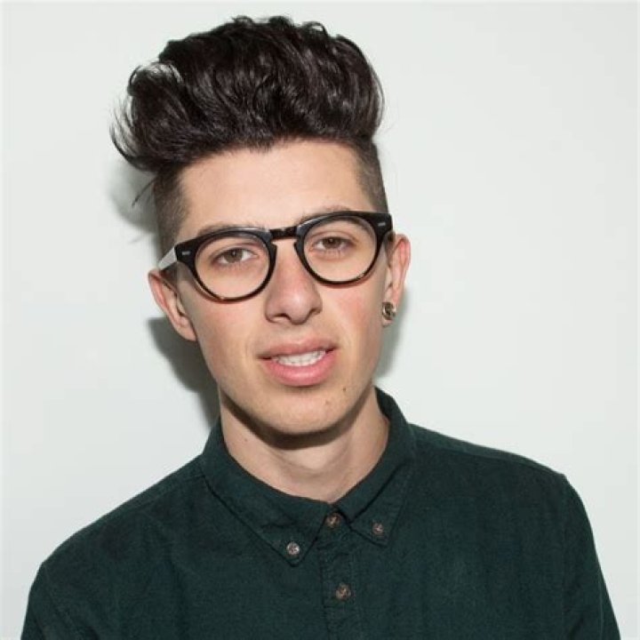 ICE_POSEIDON kicks Sam Pepper from streaming network over alleged cheating scandal