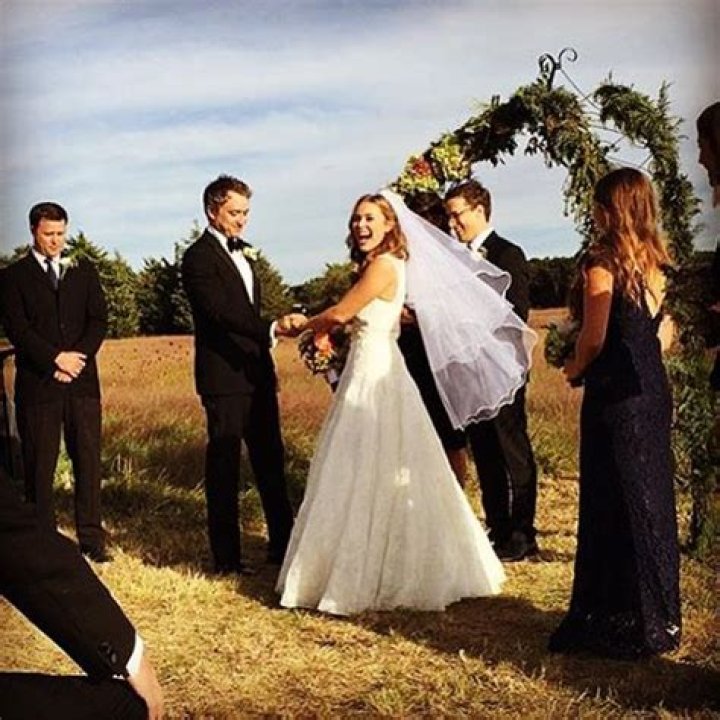 Inside Julianna Guill And Husband Ben McMillan Married Life