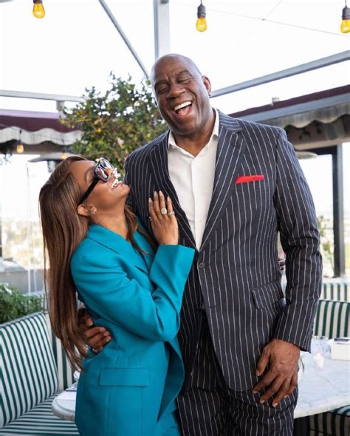 	Is AJ Johnson Transgender? sexual partner and family	