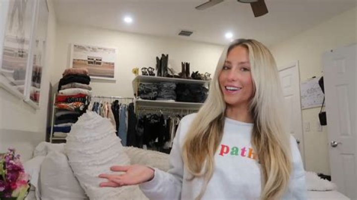 Is Alix Earle Pregnant? TikTok Star Baby Bump Rumor