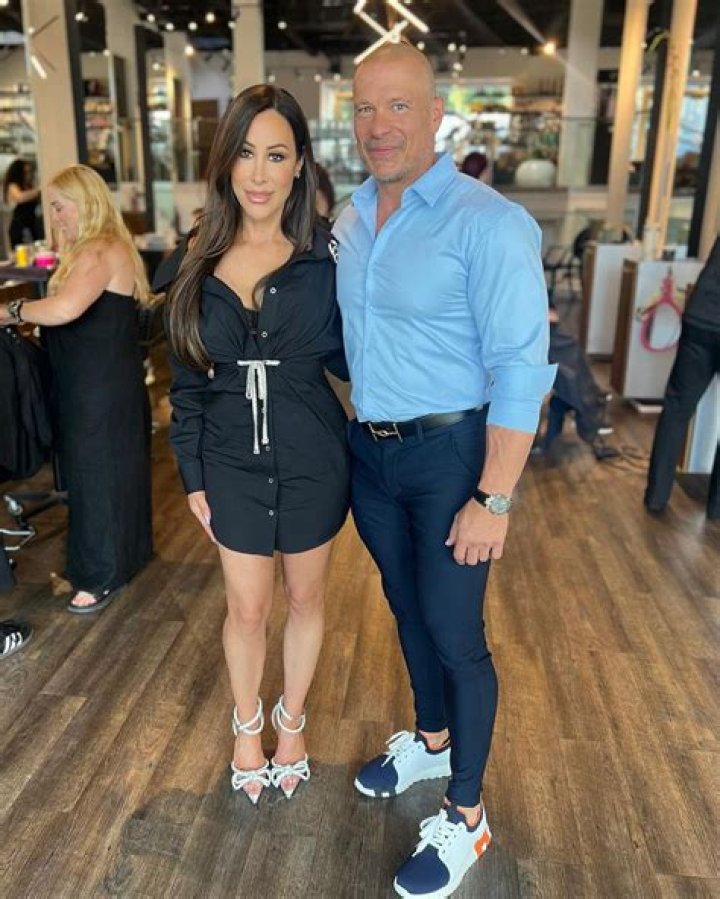 Is Angie K Husband Gay? Truth Behind Rumored Meredith’s Tea