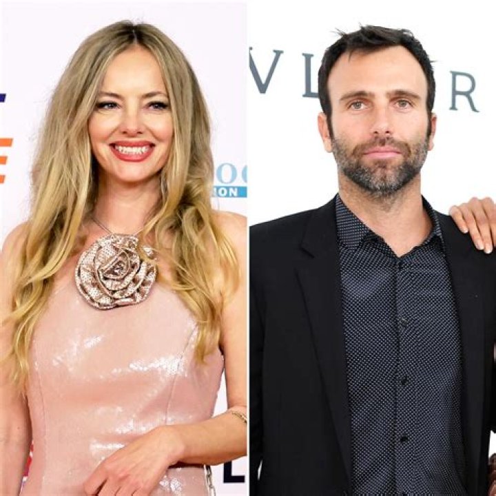 Is Bijou Phillips still Single? Who is she Currently Dating? Her Affairs and Relationships