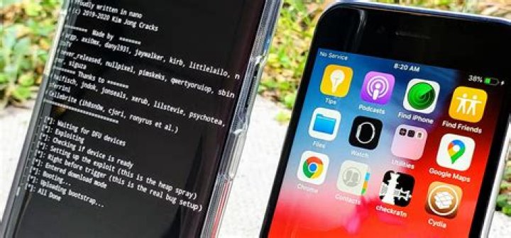 Is It Illegal To Root Your Android or Jailbreak Your iPhone?