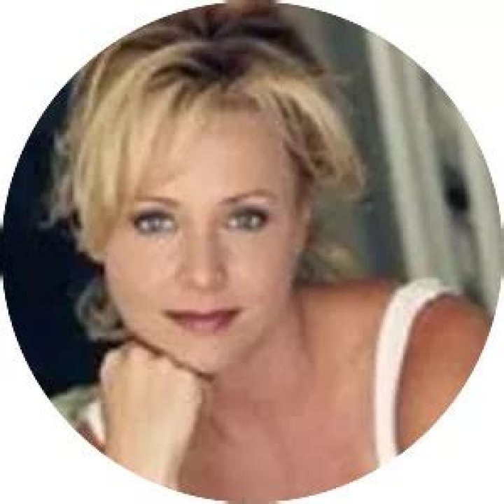 Jana Gale Hawkins - FamousFix.com
