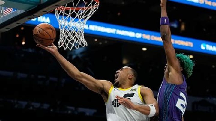 Jazz Guard Talen Horton-Tucker Hits Spin Move Against Timberwolves