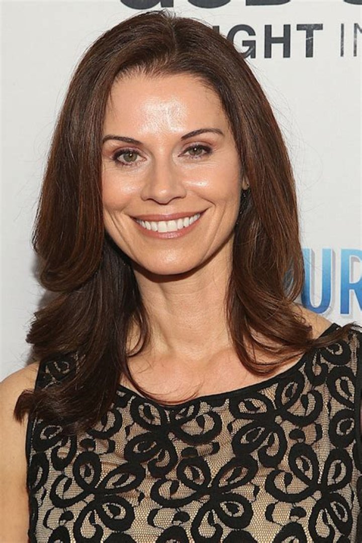 Jennifer Taylor Biography