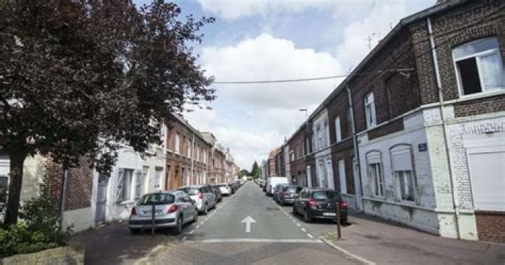 Jeune Fille De 16 Ans A Tourcoing