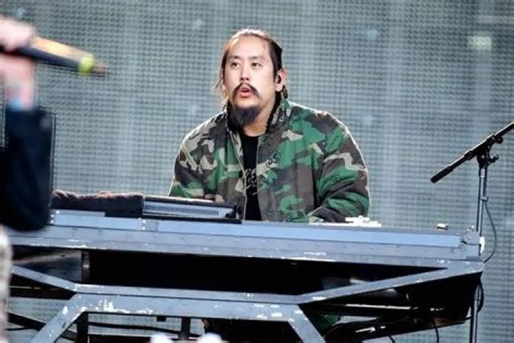 Joe Hahn Biography