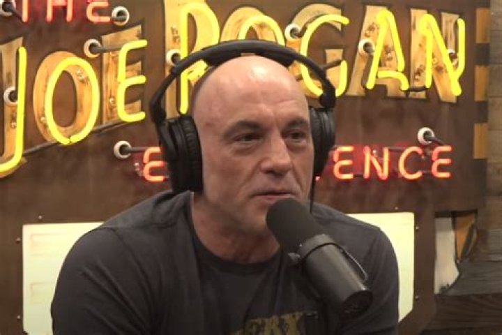 Joe Rogan finally changes JRE podcast lighting after fans complain