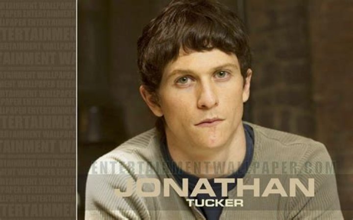 Jonathan Tucker Biography