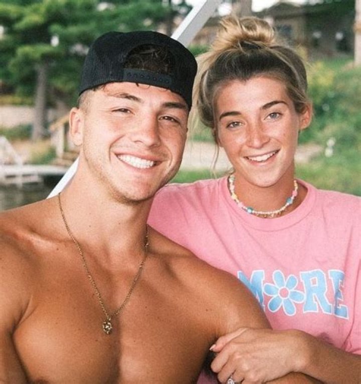 Josh Brueckner And Wife Katie Brueckner Expecting First Baby