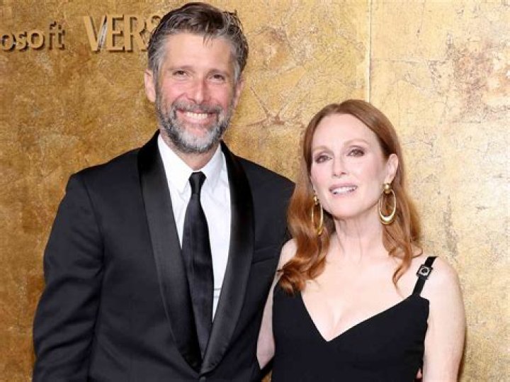 Julianne Moore Partner: A Deep Dive Into Her Relationships