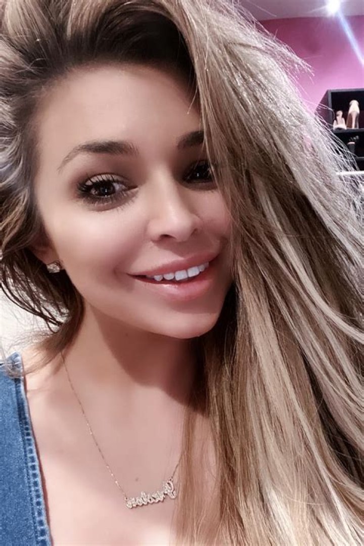 Kari Ann Peniche Biography