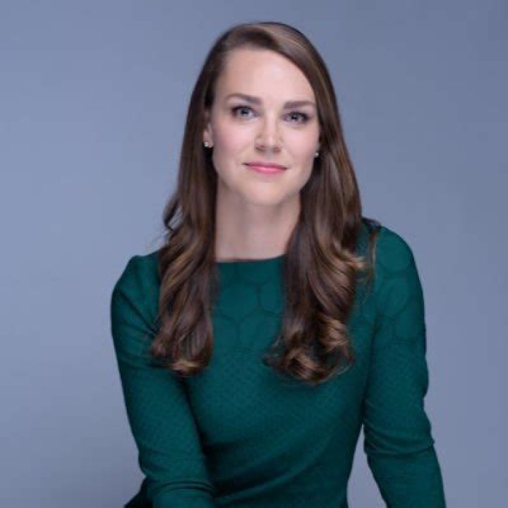 Kelly Davis Bio, Age, Height, Husband, Salary, Net Worth, WGN News