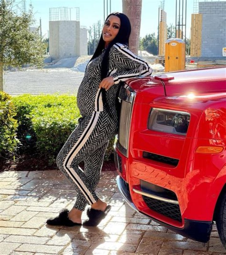 KEYSHIA KA’OIR IS ‘SEXY PREGGO AND ALL’