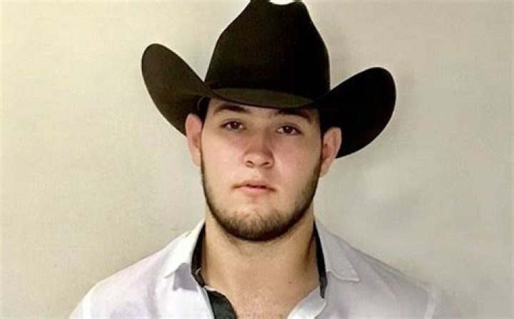 	La banda Calibre 50 busca en internet a su nuevo cantante	