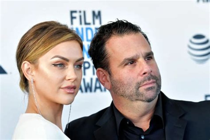 Lala Kent Boyfriend, Married, Real Name, Age, Wiki, Net Worth【 Bio 】