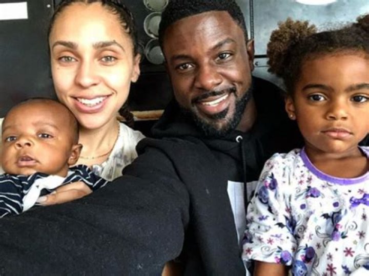 LANCE GROSS, WIFE AND KIDS POSE FOR THE CAMERA