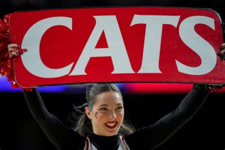 Late 3-pointer lifts Cincinnati over K-State, 74-72 | National