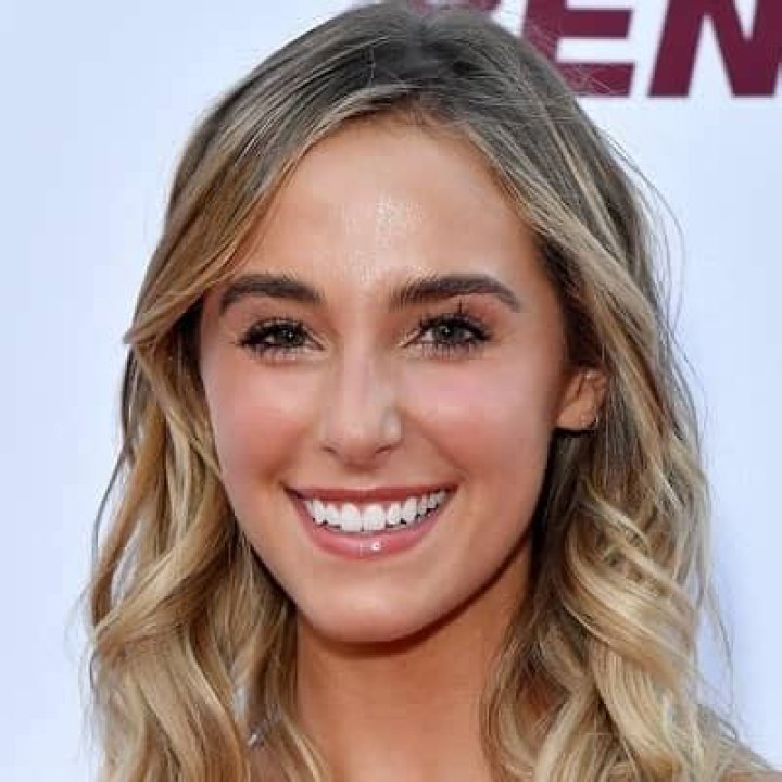 Lauren Swickard - Bio, Age, Height, Net Worth, Facts, Nationality